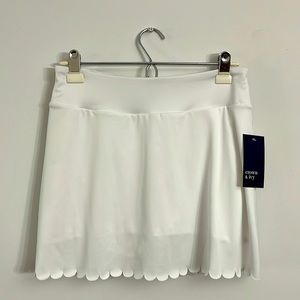 Crown & Ivy Scallop Trim Athletic White Skort